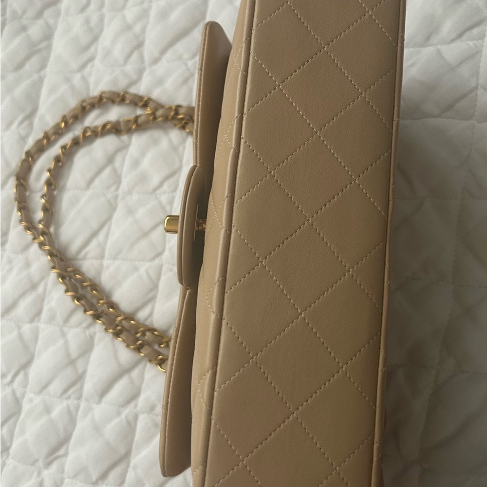 Beige Quilted Leather Shoulder Bag with Chain Strap - Picture 3 of 14